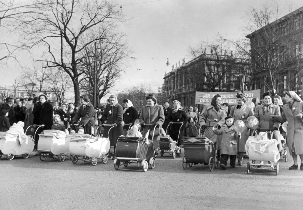 Kundgebung zum Internationalen Frauentag 1952 in Wien